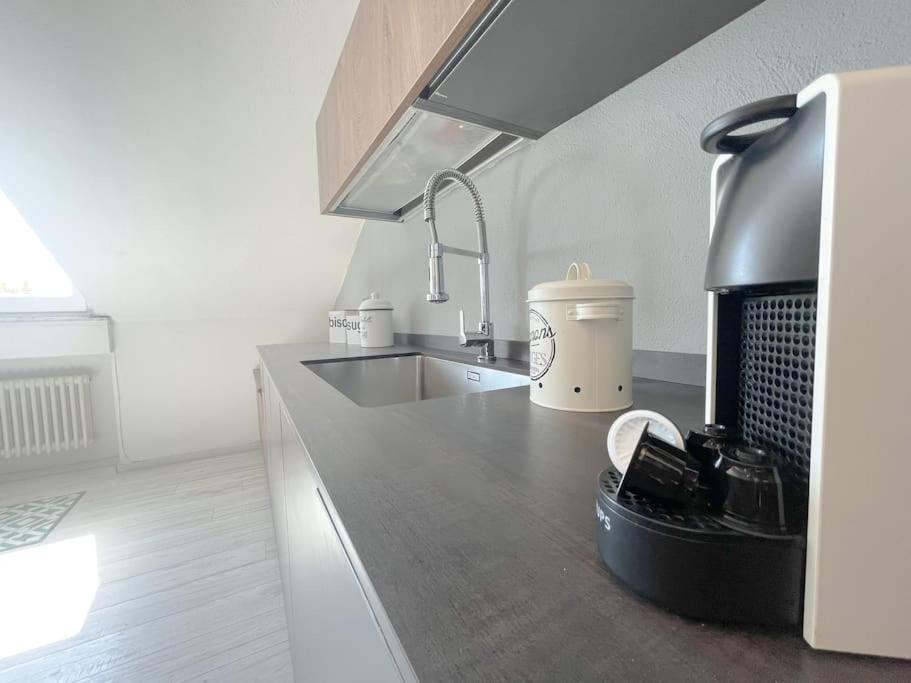 Elegante Appartamento 100 Mq Parcheggio - Wi Fi 萨沃纳 外观 照片